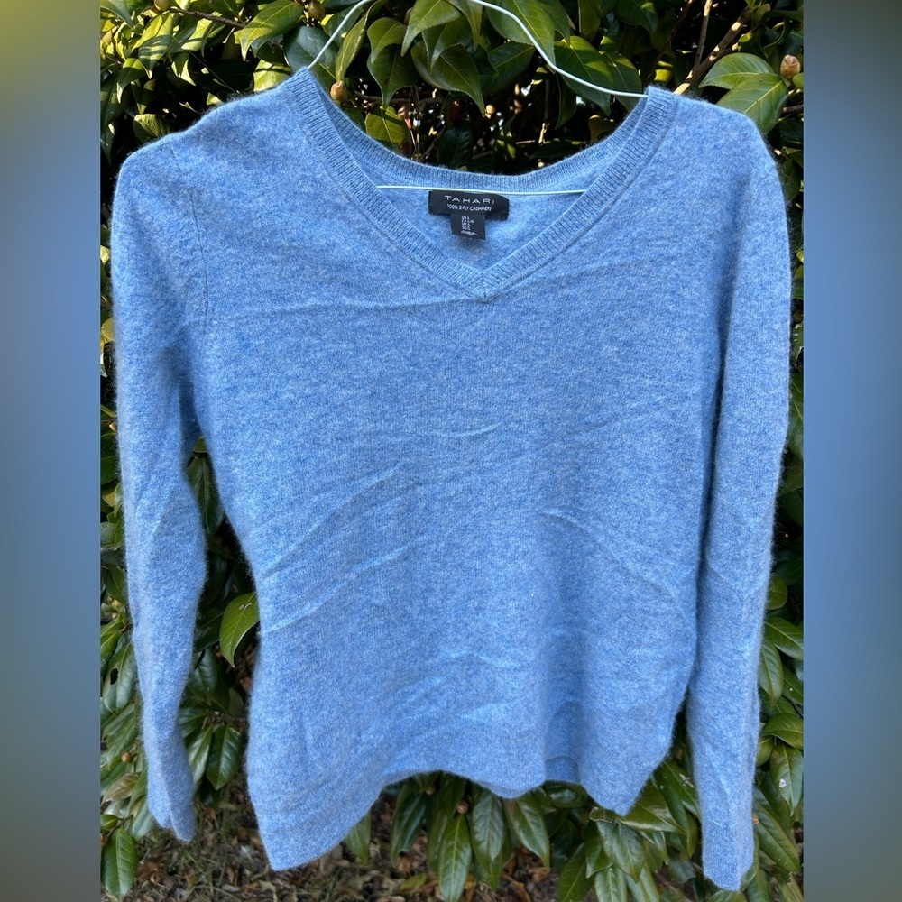 Tahari 100% Cashmere Blue V-Neck Sweater